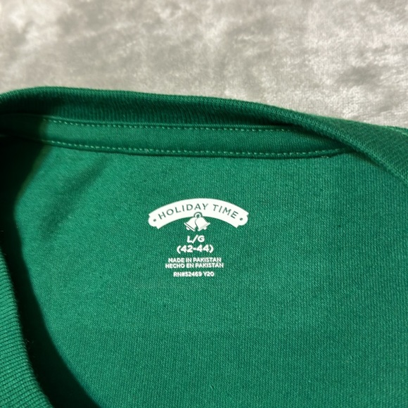 Christmas/ELF Men’s Holiday T-Shirt Size Large 42/44 - Picture 4 of 7